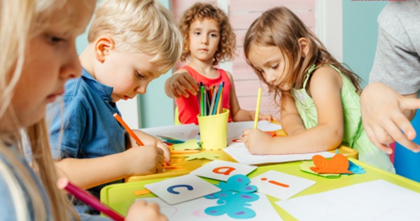 Câu đố tiếng Anh hay cho trẻ về Màu Sắc